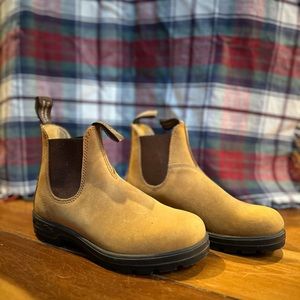 Women’s Blundstone Suede Boots Size US 6
